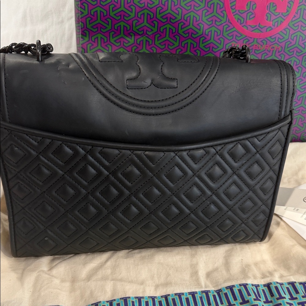 Tory Burch Black Leather Fleming Convertible Chain Crossbody Bag - Picture 4 of 10